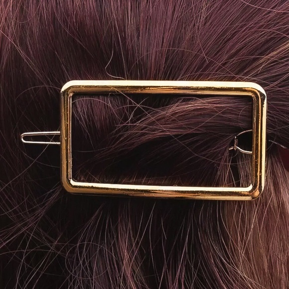 Accessories - ⚜️[𝟯/$𝟭𝟴]⚜️Gold Rectangular Simple Barrette NEW